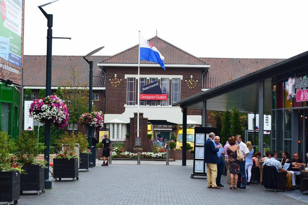 Hotel En Grand Cafe De Pauw Roermond Exterior photo